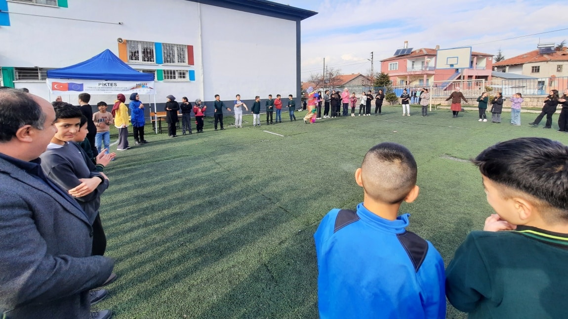 Okulumuzda birinci dönem sonu etkinlik haftasında piktes kapsamında program düzenlendi.